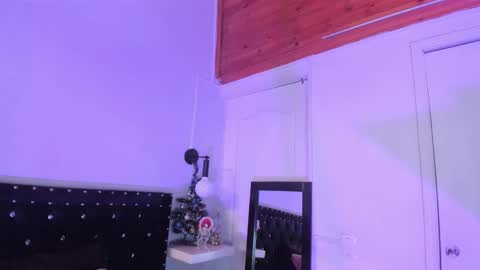 Allison  online show from December 15, 7:21 pm