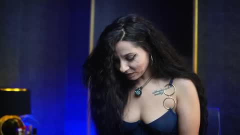  Gia  online show from April 14, 9:40 pm