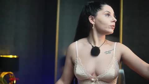  Gia  online show from February 9, 11:51 pm