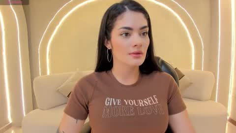 Gia Ferrera online show from November 18, 2:47 am