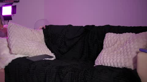 giainked online show from April 16, 9:39 pm