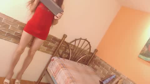 Snapshot of gianina_cd chatting on February 3, 10:43 pm Gianina online show from February 3, 10:43 pm