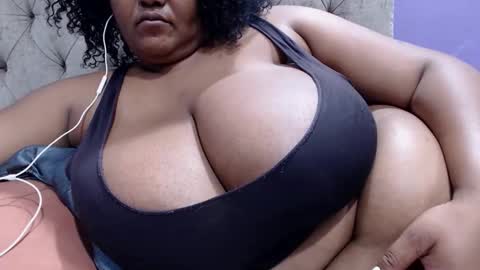 gianttitts online show from September 29, 7:46 pm