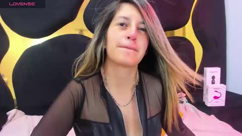 GiaRoussel online show from November 5, 4:31 pm