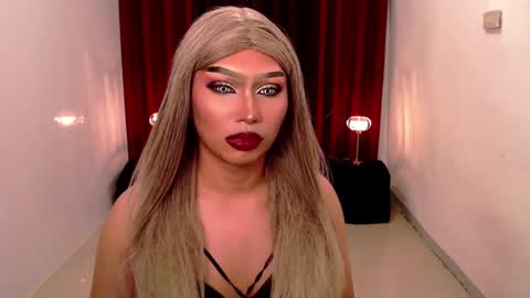 Gia X online show from December 8, 8:41 am