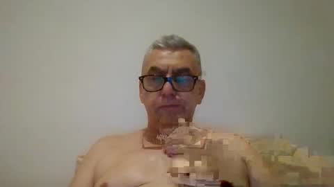 Snapshot of gigi1970 chatting on December 25, 11:20 pm gigi1970 online show from December 25, 11:20 pm