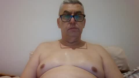 Snapshot of gigi1970 chatting on December 25, 8:17 pm gigi1970 online show from December 25, 8:17 pm