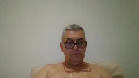 Snapshot of gigi1970 chatting on December 25, 4:11 pm gigi1970 online show from December 25, 4:11 pm