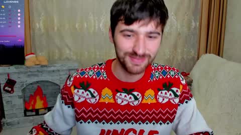 gilbertogonzales online show from December 18, 6:46 pm