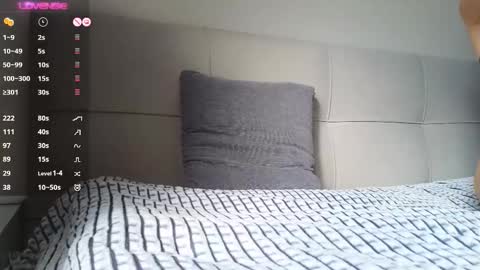 Becky and Andy online show from October 3, 6:21 am