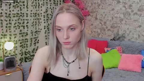 Gina online show from May 27, 1:57 am