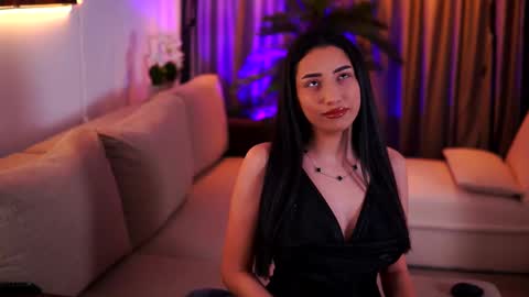Snapshot of ginavalentinna chatting on February 22, 7:47 pm Gina online show from February 22, 7:47 pm