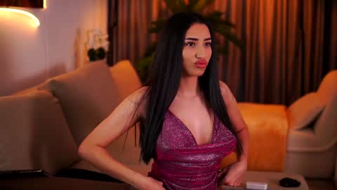 Snapshot of ginavalentinna chatting on February 7, 7:49 pm Gina online show from February 7, 7:49 pm