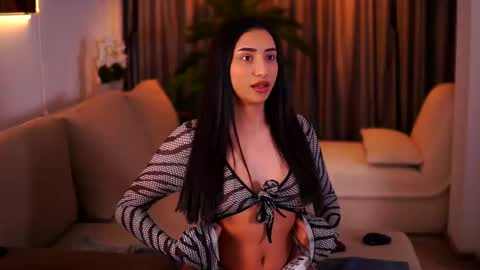 Snapshot of ginavalentinna chatting on February 12, 8:07 pm Gina online show from February 12, 8:07 pm