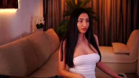 Snapshot of ginavalentinna chatting on February 12, 11:09 pm Gina online show from February 12, 11:09 pm