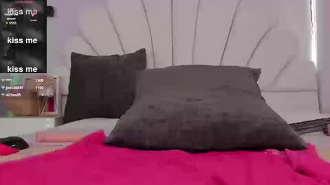 Ginebra Ness online show from September 12, 2:41 pm