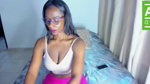 Snapshot of ginger_smil chatting on October 22, 12:18 pm  Diana   online show from October 22, 12:18 pm