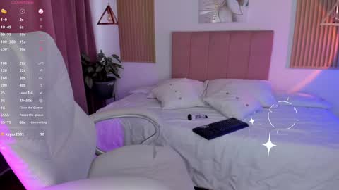 Kendall online show from February 14, 5:25 pm