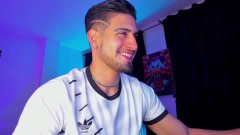 GIOMAR REYES online show from January 7, 3:14 am