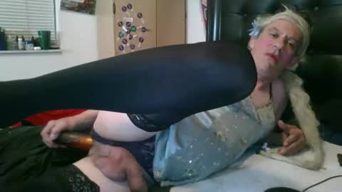 giovanni131971 online show from April 1, 12:44 am