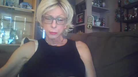 Girlinrock online show from May 11, 1:12 am