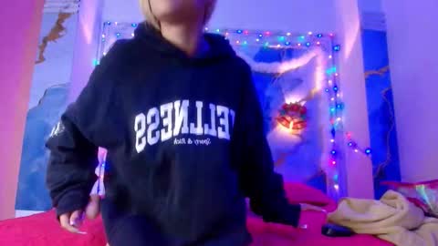 eleanor and celeste online show from December 5, 3:28 am