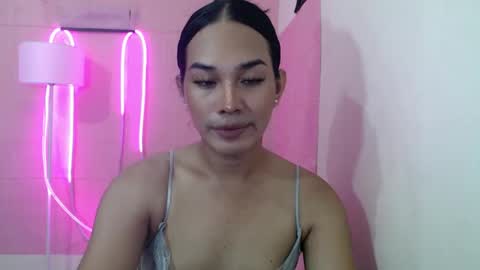 Rhaine online show from January 8, 7:45 am