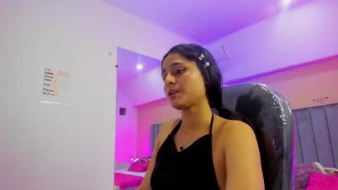 GISELLE ROLDAN online show from February 20, 8:33 pm