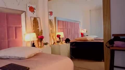 Giselle Tompos online show from April 1, 3:31 pm