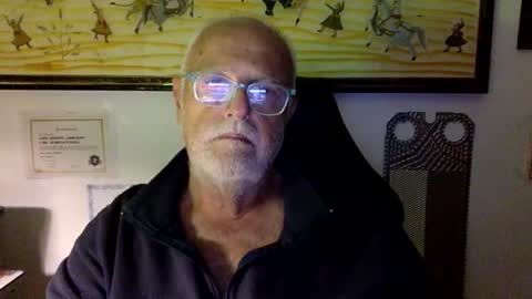 giutomma930394 online show from May 17, 9:46 pm
