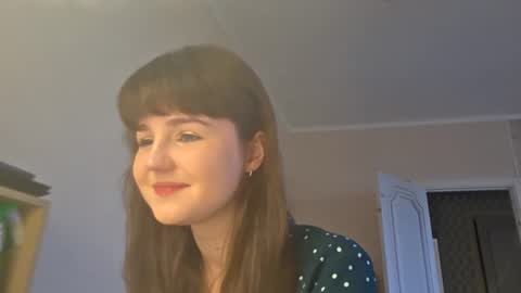 Mia online show from July 20, 10:39 am