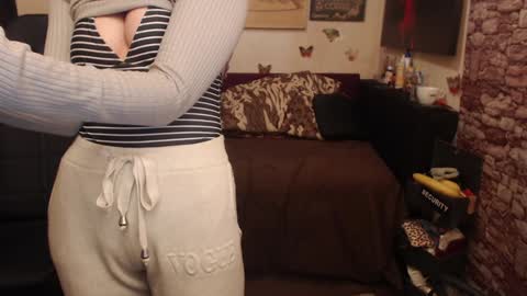 Snapshot of glamourhottie chatting on December 4, 9:45 am Glamourhottie online show from December 4, 9:45 am