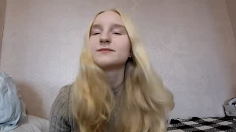 Laura online show from April 1, 2:47 pm