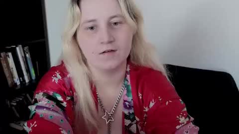 Glitch online show from October 1, 7:02 pm