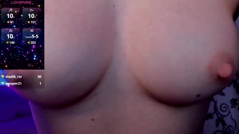 Snapshot of gloriagrays chatting on December 6, 11:41 pm gloriagrays online show from December 6, 11:41 pm