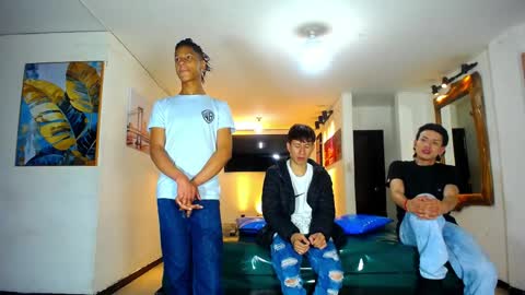 THOMAS AND DAMIAND online show from May 19, 1:07 pm