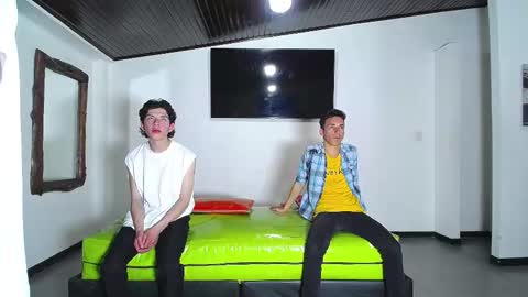 THOMAS AND DAMIAND online show from October 26, 6:51 pm