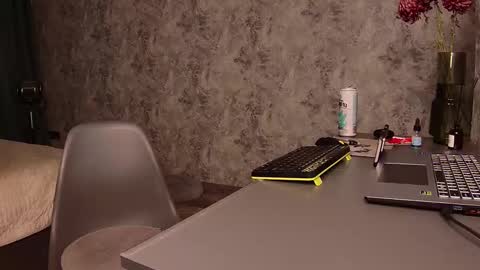 Goddess Elizabeth  NO NUDE  femdom online show from November 12, 5:32 am