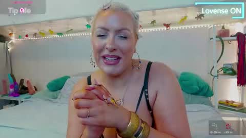Goddess Alimony online show from June 7, 1:00 am