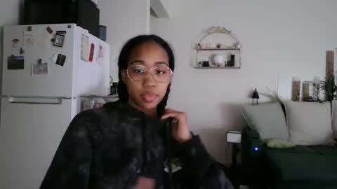 Goddess Dahlia online show from October 2, 4:00 am