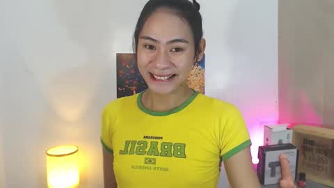Snapshot of goddessnianxx chatting on October 21, 3:55 am Kyla and Nian online show from October 21, 3:55 am