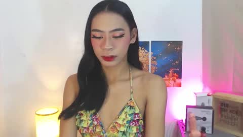 Snapshot of goddessnianxx chatting on October 20, 1:21 am Kyla and Nian online show from October 20, 1:21 am