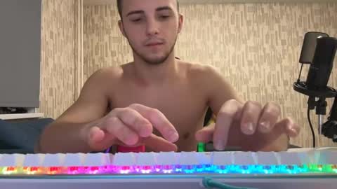 Golden boyyy21 online show from February 20, 5:52 pm