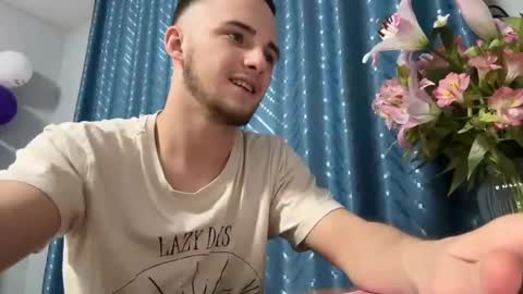 Golden boyyy21 online show from March 8, 4:28 pm