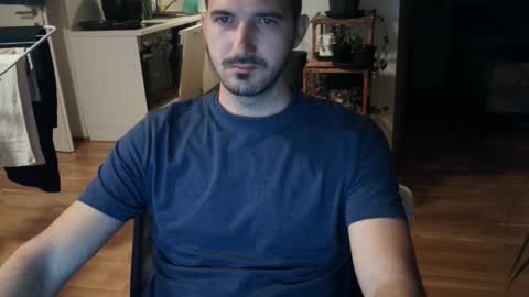 Snapshot of goldnic_10 chatting on October 25, 4:57 am goldnic_10 online show from October 25, 4:57 am