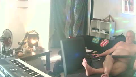 goldyguy011 online show from November 24, 2:10 am