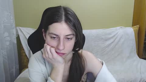 Elizabeth Effie online show from February 15, 6:44 pm