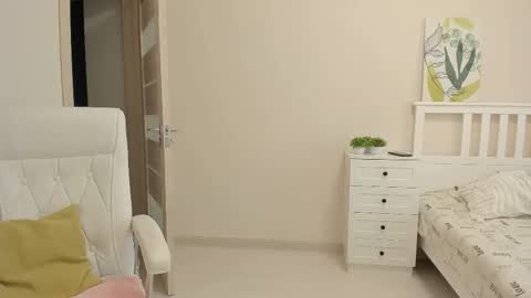 Good GlamorGirl online show from November 5, 5:42 am