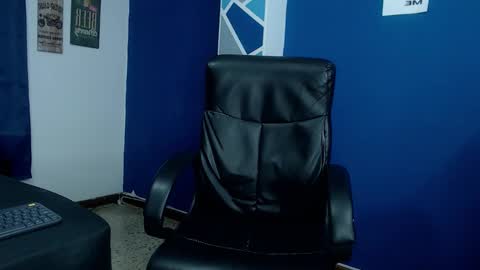 Goodgirlxxxl online show from March 14, 10:25 pm