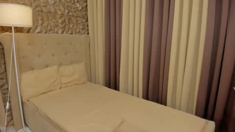 RIANA online show from November 20, 6:16 pm